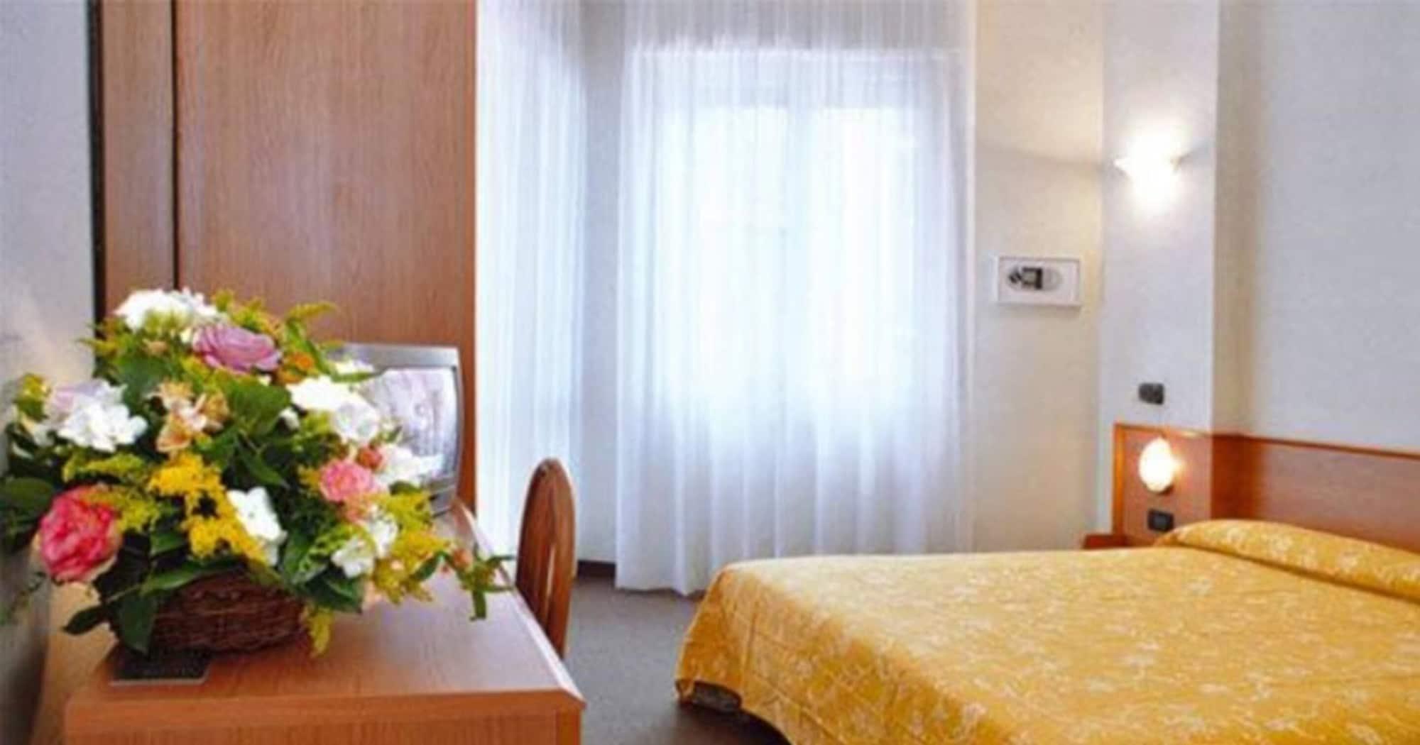 Hotel Engadina Côme Esterno foto