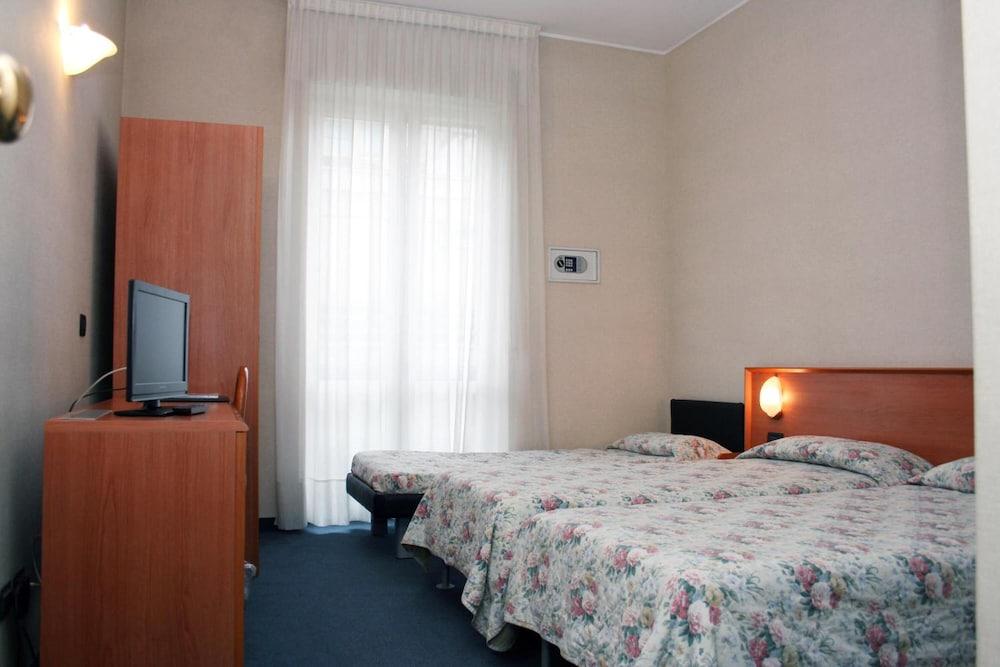 Hotel Engadina Côme Esterno foto