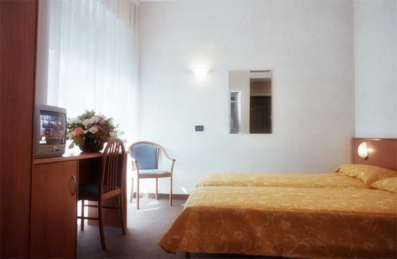 Hotel Engadina Côme Esterno foto