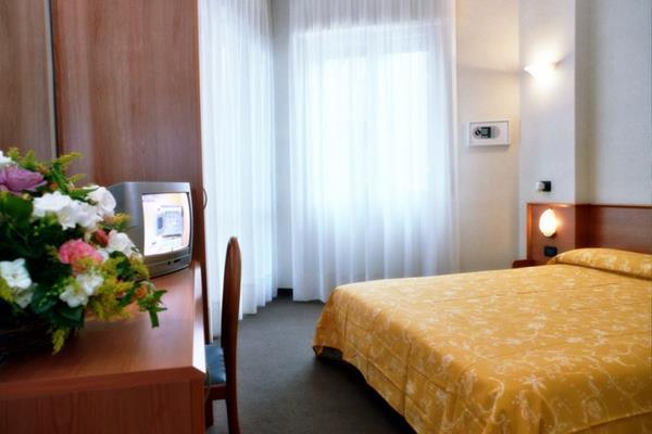 Hotel Engadina Côme Esterno foto